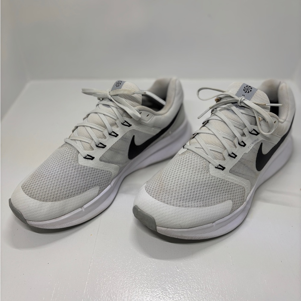 Nike Swift 3 Men’s Running Shoes Size 12 Gray Black Lightweight Trainers